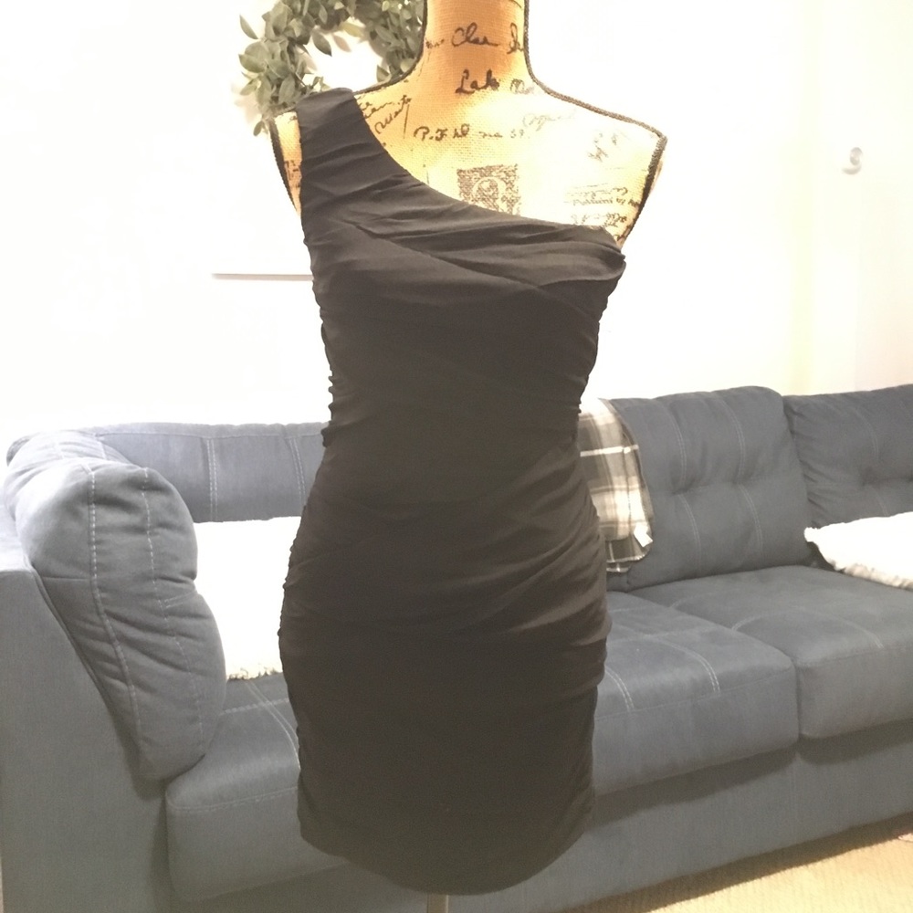 Estelle black one shoulder dress size small